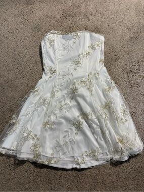 embroidered floral strapless dress in white lucy in the sky 3D Flower Embroidered Strapless Tube Dress in Light Blue S main image 0
